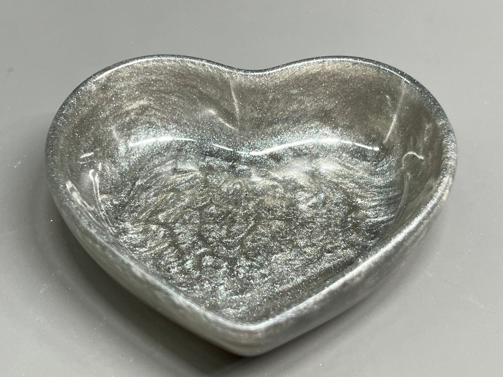 Heart shaped resin tray