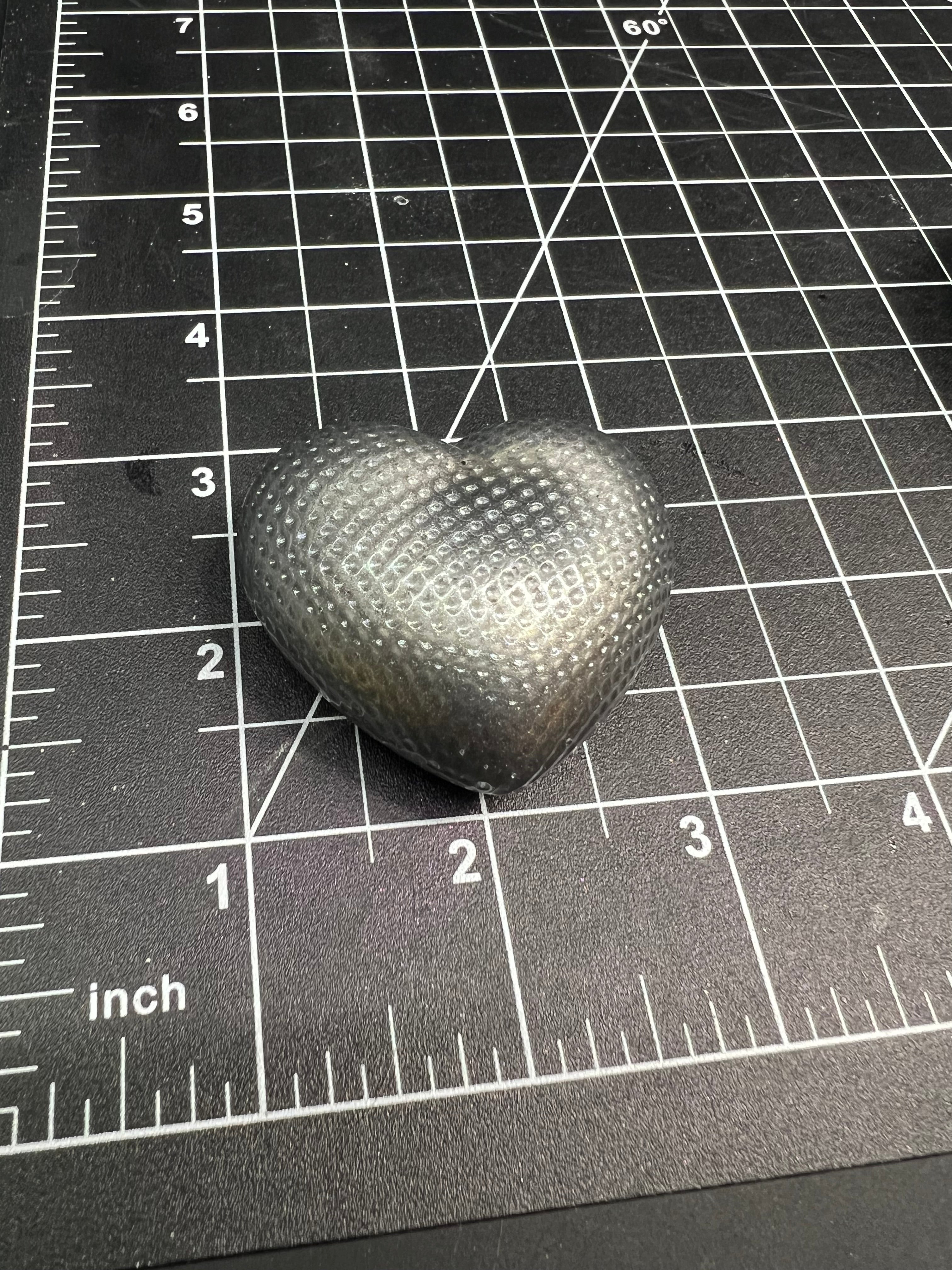 Solid hearts woven look